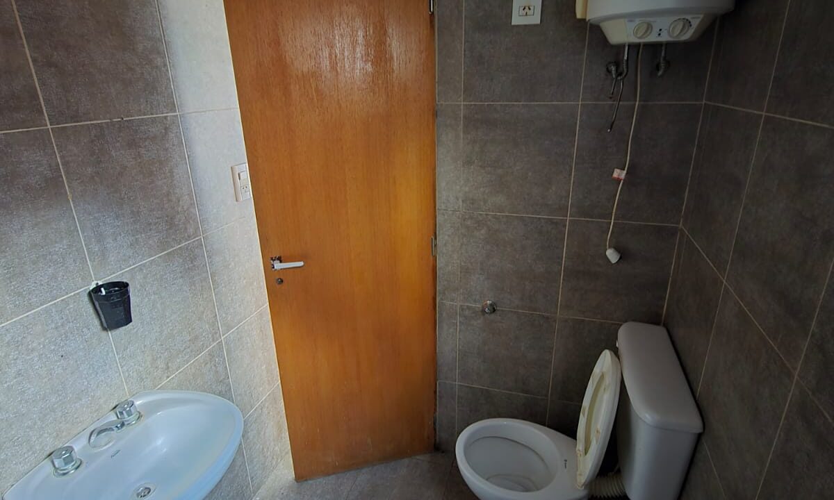 WhatsApp Image 2025-04-11 at 08.28.17